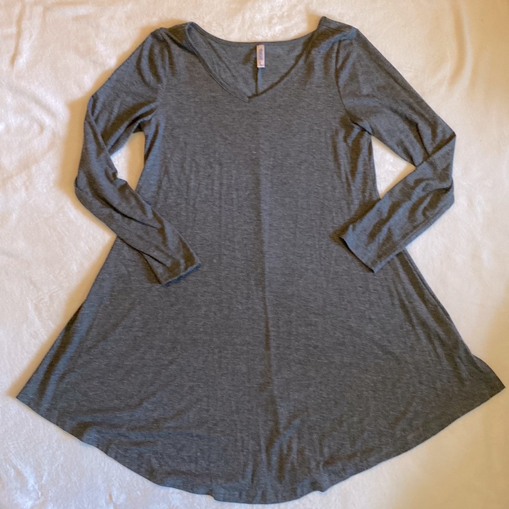 Women's V-Neck Long Sleeve Swing Dress - Gray
